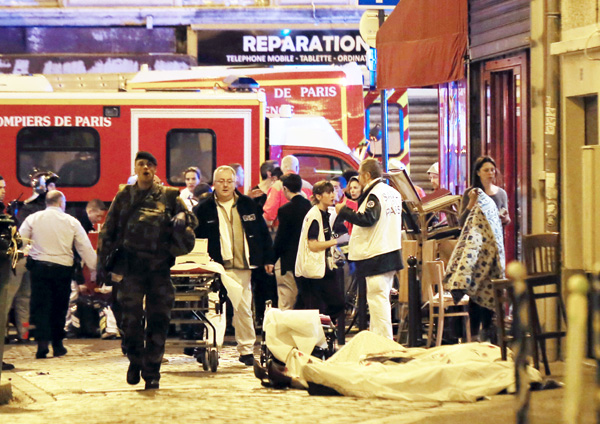 파리‘최악의 연쇄 테러’ 최소 150여명 사망
