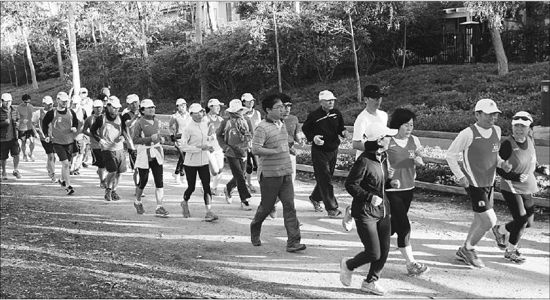 어바인 동달모 마라톤 클럽  헌팅턴비치 대회 40여명 참가
