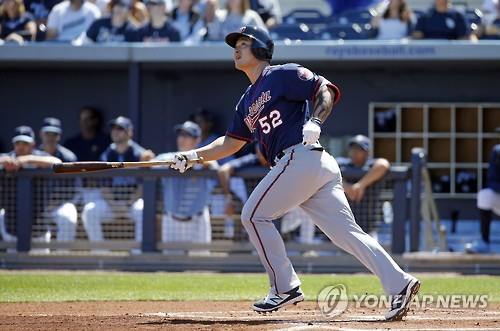 박병호, MLB 개막전 두 번째 타석서 첫 안타