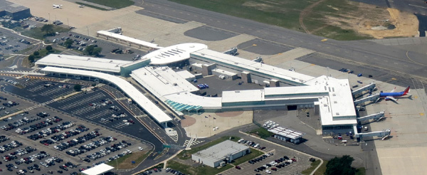 롱아일랜드/ 맥아더 공항 이용 항공기 늘어