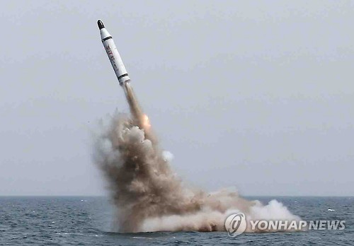 북, 무수단미사일 2발 발사 추락·공중폭발로 실패