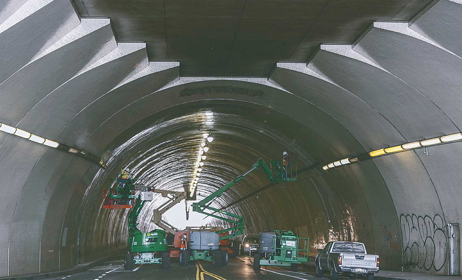 100년 역사 LA 다운타운 ‘2가 터널’긴급보수