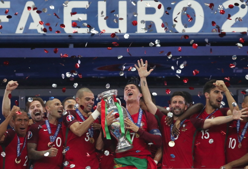-유로2016- 포르투갈, 연장전 프랑스 1-0 제압…역대 첫 우승