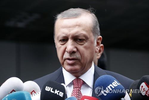 에르도안 터키 대통령, 美에 “쿠데타 배후 귤렌 넘겨라”