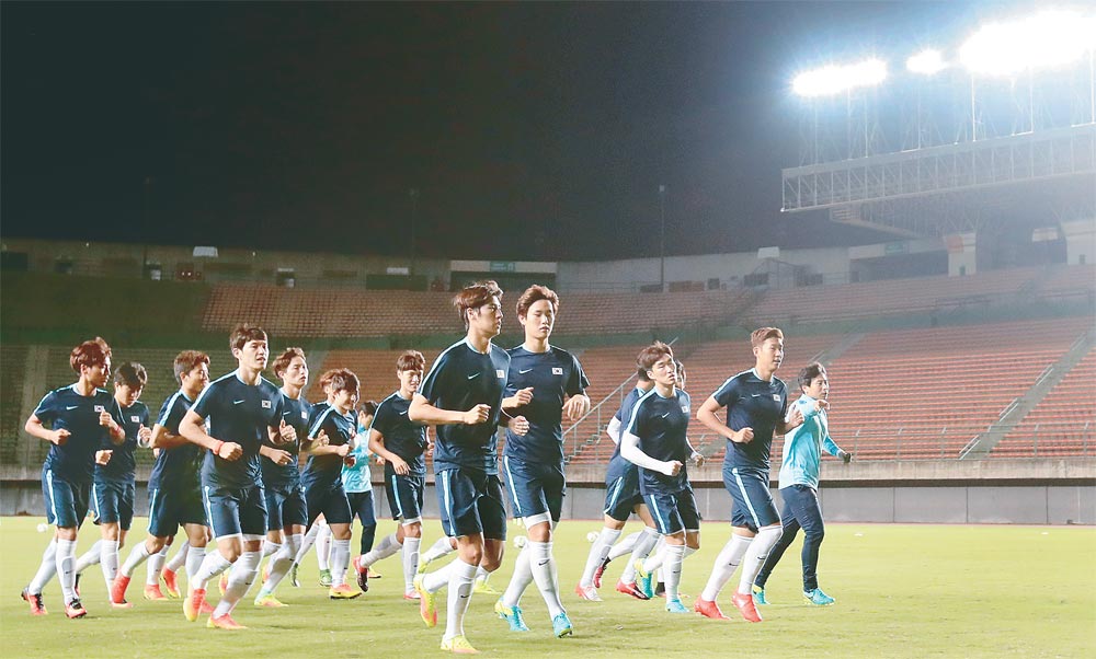 한국 축구, 오늘 2연속 메달 향해 출발