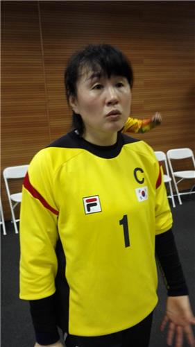 한국 여자핸드볼 위기에서 막아낸 오영란