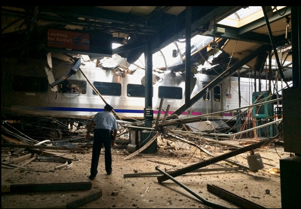 NY-NJ 통근열차 사고…최소 1명 사망. 114명 부상