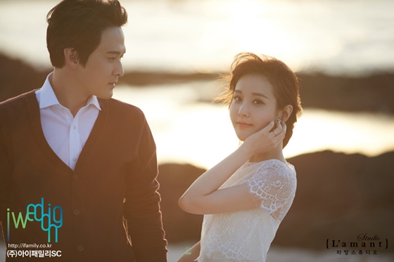 ‘결혼’ 조안, 예비신랑과 웨딩화보 공개…행복 가득