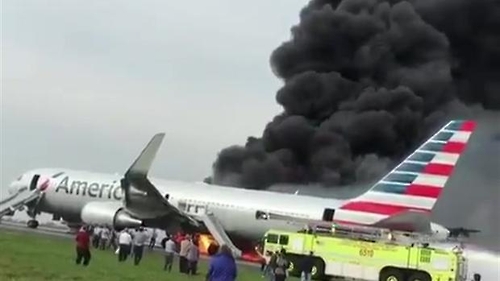 시카고 국제공항서 이륙하려던 여객기 화재 ‘아찔’