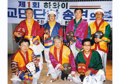 故 한라 배 함 선생의 한국 전통무용 춤사위를 이어간다