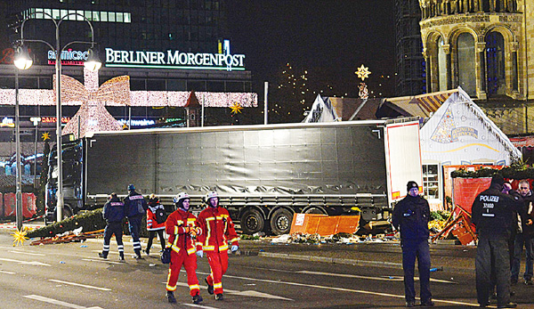 베를린 ＇트럭 테러＇ 최소 9명 사망·50명 부상