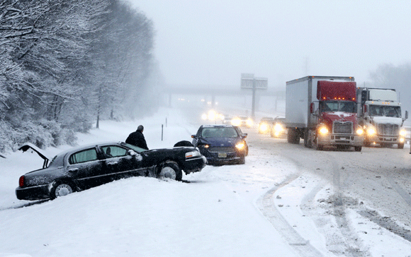 주말 눈 폭풍…교통마비 등 피해 속출