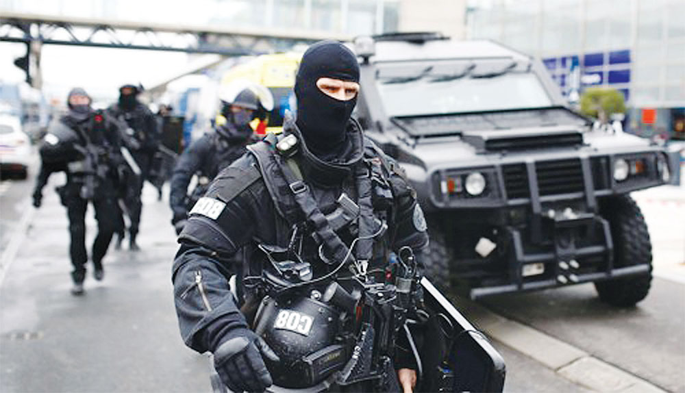 프랑스 오를리공항 총기탈취사건 IS등 테러조직 배후 수사