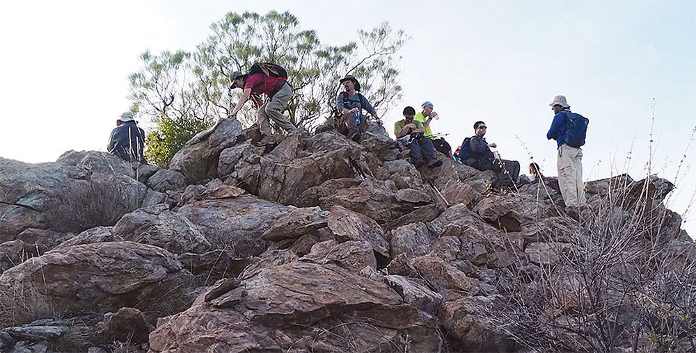 ‘Little Cahuilla Mountain’ 날카로운 붉은 바위들이 높게 쌓인 독특한 정상
