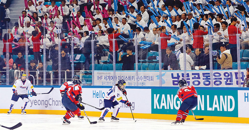 한국, ‘남북 빙판 대결’서 3-0 완승