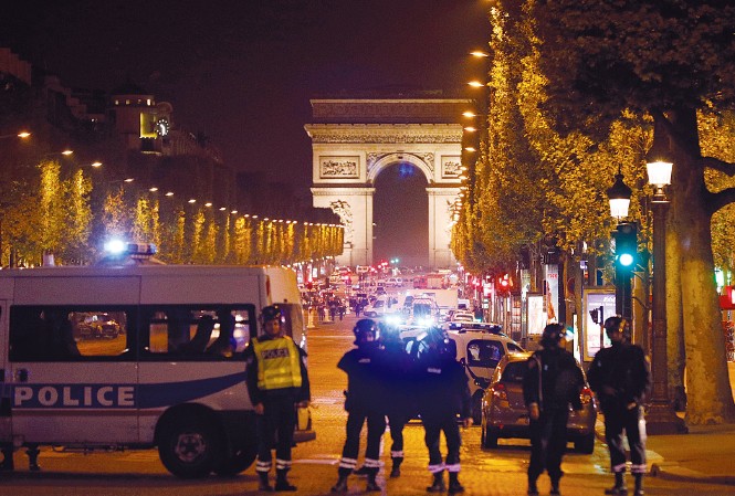 프랑스 대선 사흘 앞… 파리 도심 총격전