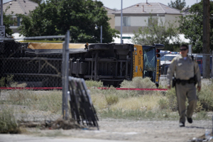 라스베가스서 스쿨버스-승용차 충돌, 17명 사상