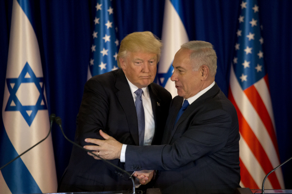 이스라엘 방문 트럼프, 이란 때리고 이-팔 협상 중재 모색