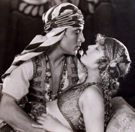 1920년대 섹스심벌 발렌티노의 화끈 로맨스·모험