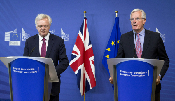 EU·英 ‘브렉시트 협상’ 공식 시작…이혼합의금 최대 쟁점
