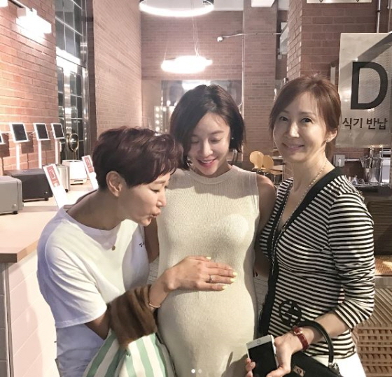 ‘예비엄마’ 황정음, 만삭 D라인 공개 “예쁜 아기 낳자”