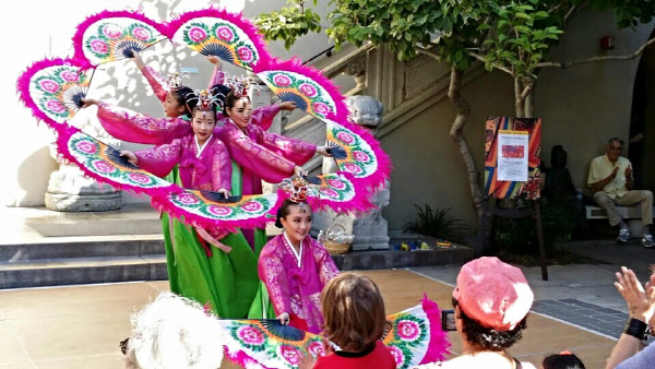 이정임 무용단 연꽃축제 공연 15일 에코 팍 레익