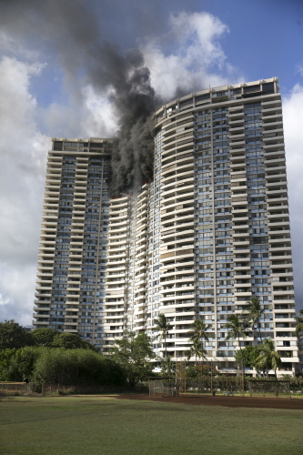하와이 호노룰루 36층 아파트 화재