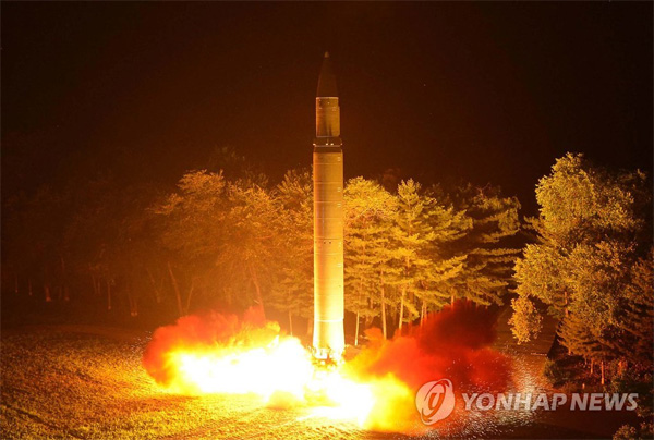 “북 ICBM 탑재 핵탄두 소형화 성공”