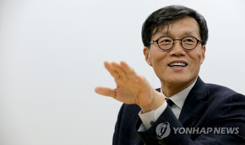 이창용 IMF국장 “한국 가계부채 금방 큰 위기 가져오진 않을 것”