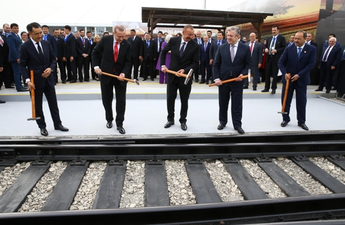 “亞-유럽, 새 육로 열렸다…아제르-조지아-터키 철도 개통(종합)