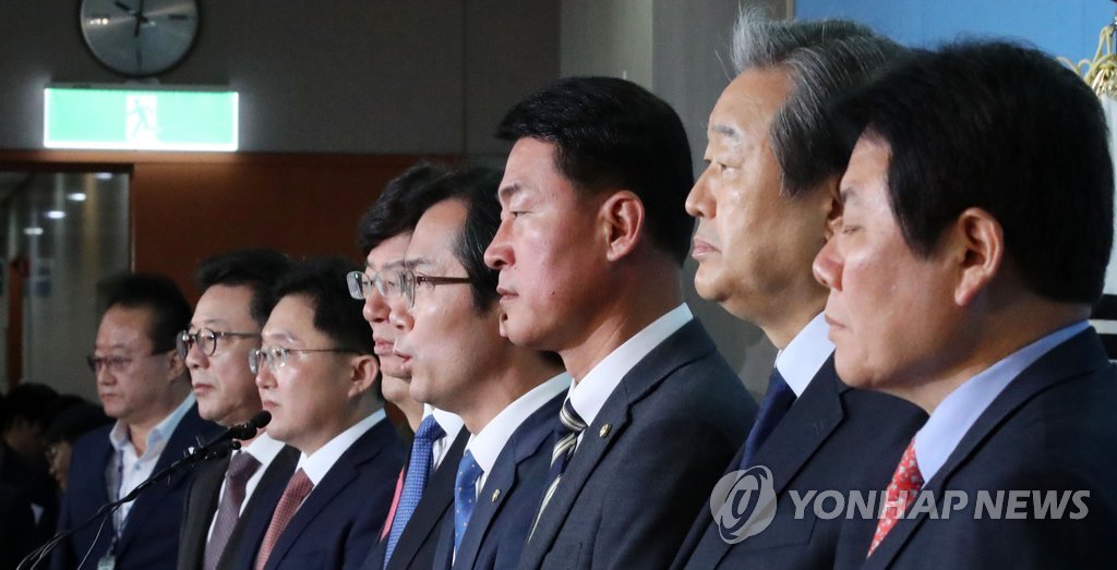바른정당 ‘파경’…김무성·주호영 등 의원 9명 집단탈당