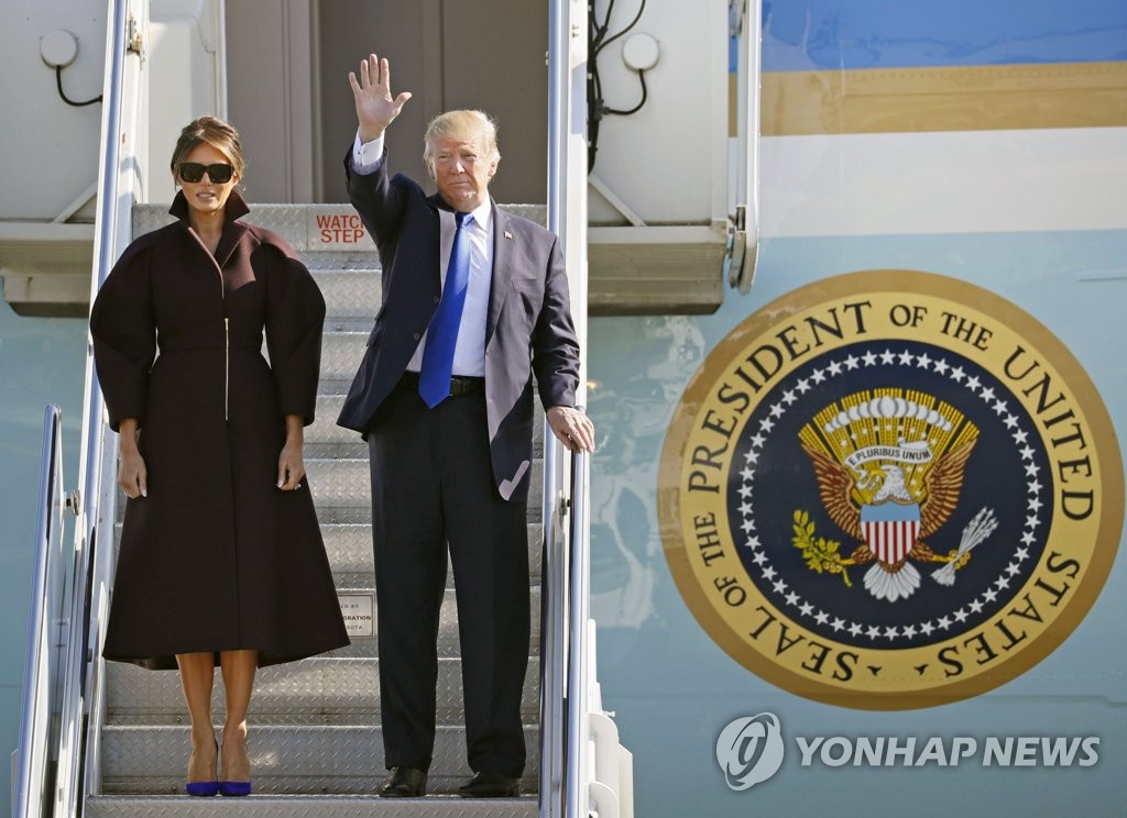 트럼프 美대통령, 한국 도착…1박2일간 국빈방문 돌입