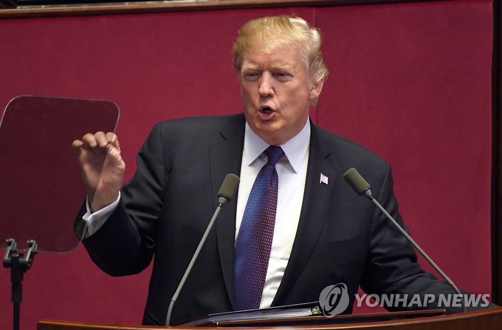 트럼프 한국서도 ‘트윗 본능’…트위터로 국회 연설내용 중계