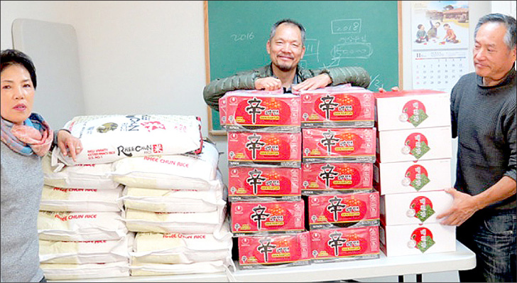 예진회봉사센터  불우이웃 10가정에  쌀·라면·김 전달