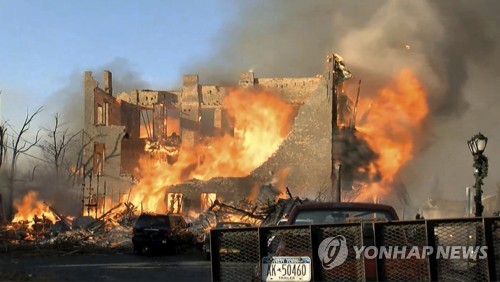 50대 TV모방 불장난 탓 대형화재…21개 건물 화염