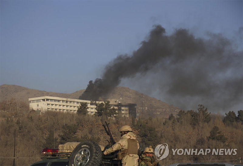아프간 호텔인질극 최소 6명 사망…탈레반 배후 자처