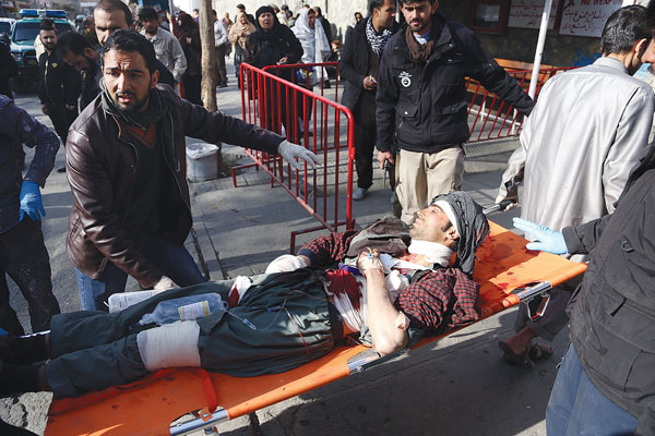 아프간 수도 카불서 구급차 이용 자폭 103명 사망·235명 부상 ‘최악 테러’