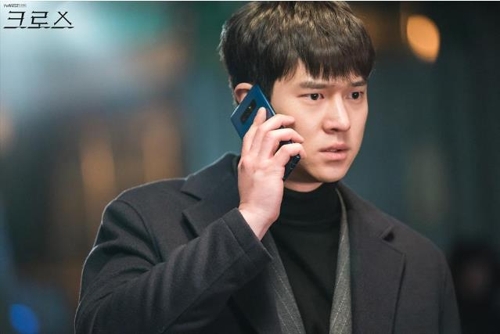 ‘조재현 사태’로 망가진 tvN ‘크로스’ 시청률 방어는 성공