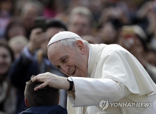 교황청 “중국과 주교임명 합의 임박 사실 아냐…계속 대화 중”