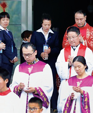 중국 지하성당 주교가 부활절 미사 집전