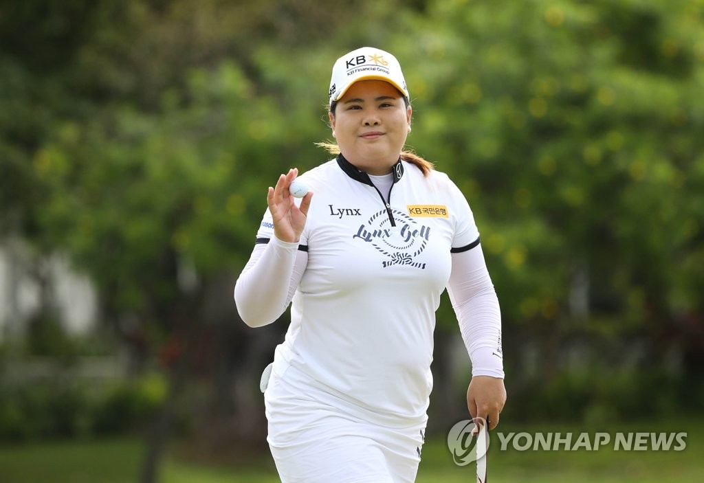 박인비, 순조로운 시즌 2승 도전…이틀 연속 3언더파