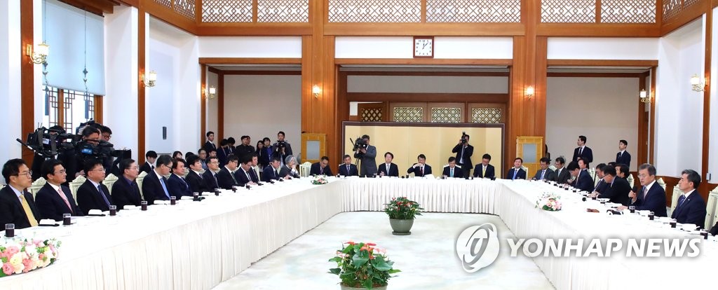 문 대통령 “북한, 완전한 비핵화 의지표명…평화협정 체결해야”