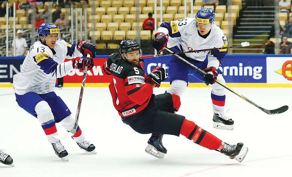 한국 아이스하키, 세계 최강 캐나다에 0-10 무릎