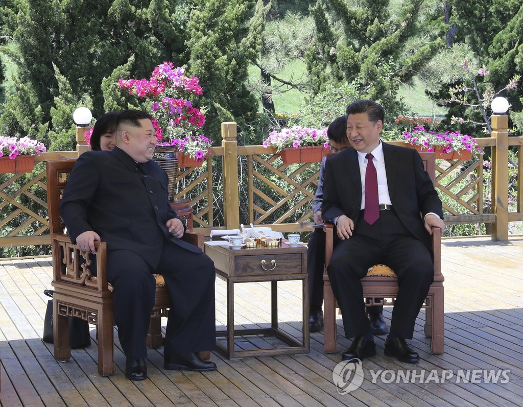 김정은, 방중 귀국길에 시진핑에 서한… “전략적 협동 긴밀”