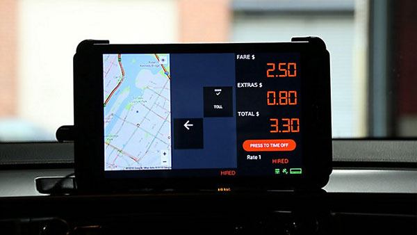 뉴욕시 택시 태블릿 PC형 요금미터기 설치