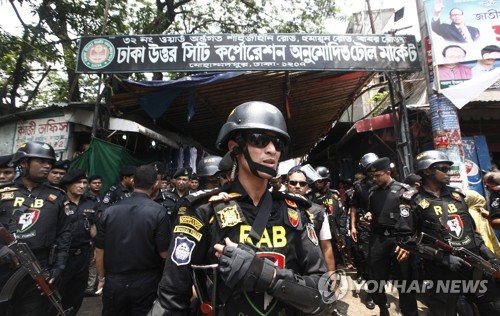 방글라, ‘마약과 전쟁’…17일 동안 마약범 105명 사살 논란