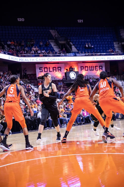 WNBA 박지수, 선발 출전 17분간 4점-7R…데뷔 후 최다 리바운드