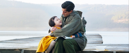전쟁통에 싹튼 터키 아빠와 한국 딸의 사랑 ‘아일라’