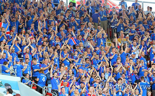 [월드컵] 3천명의 아이슬란드 응원결사대, 후!박수로 아르헨에 맞서다
