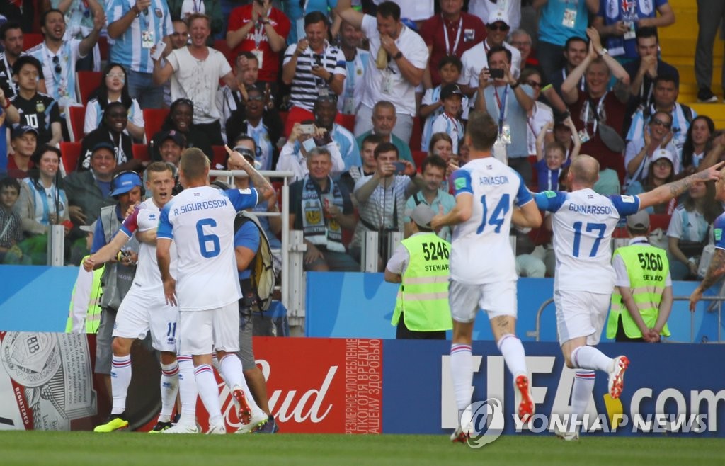 ‘메시의 PK 막은’ 아이슬란드, 아르헨과 1-1 무승부